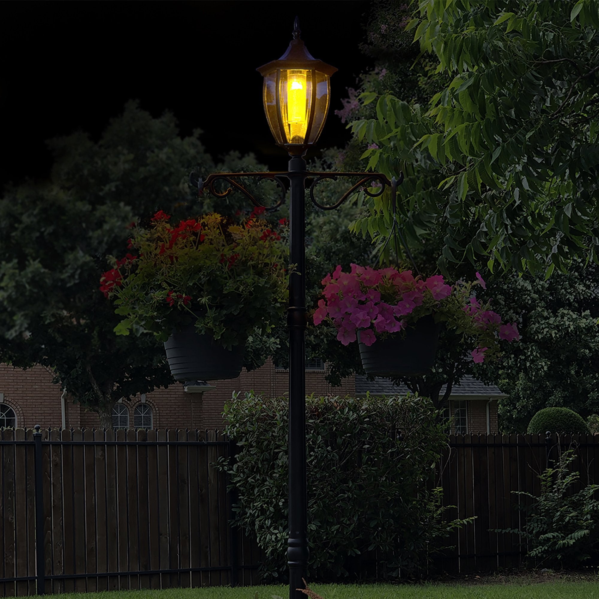 SunRay Cresmont Solar Lamp Post and Planter， with Hanger， Black， Single Head