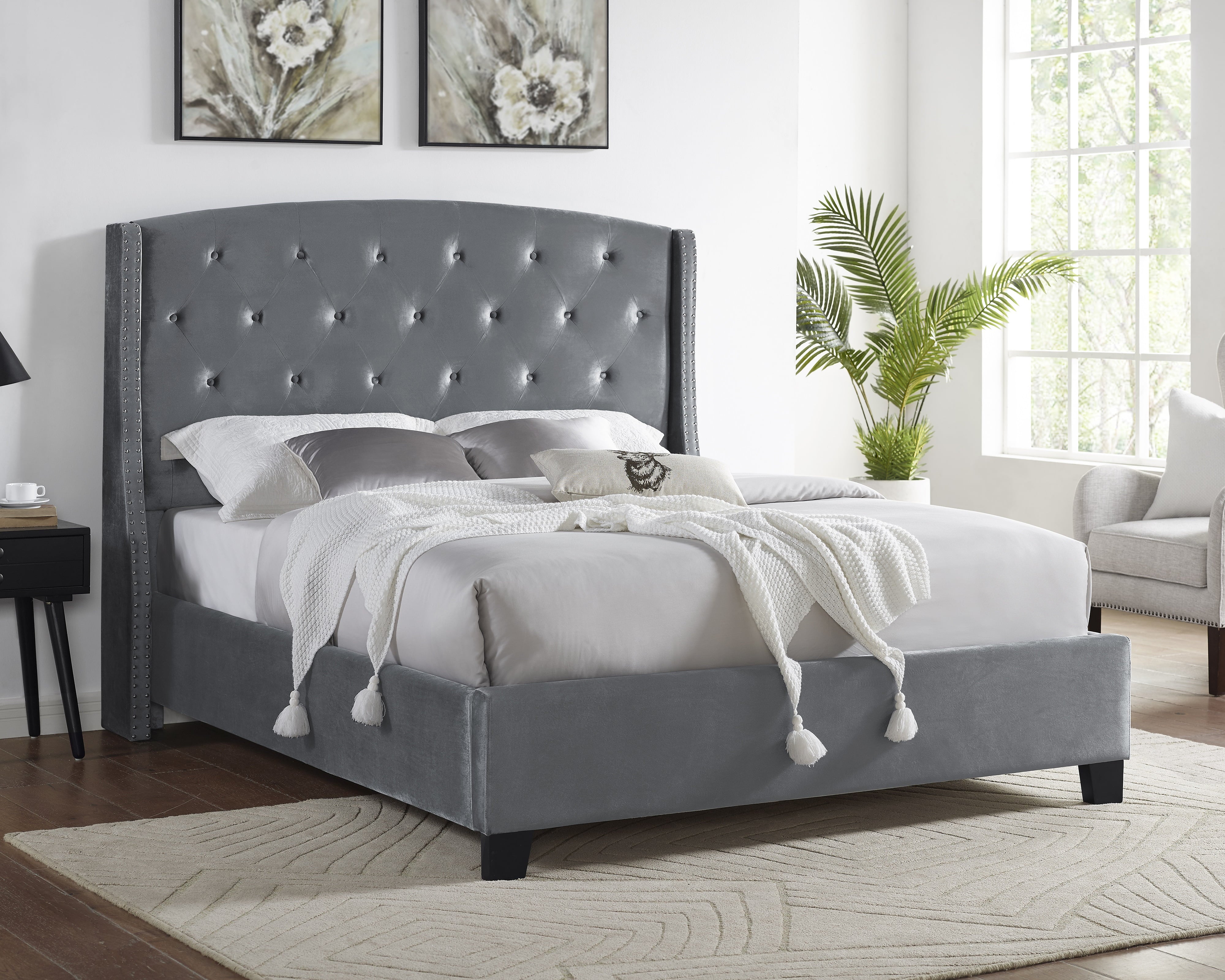 Roundhill Furniture Summit Contemporary Velvet Tufted Upholstered Bed, King, Gray