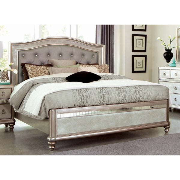 Luxe Metallic Platinum 2-piece Panel Queen Bedroom Set with Dresser - - 34935955