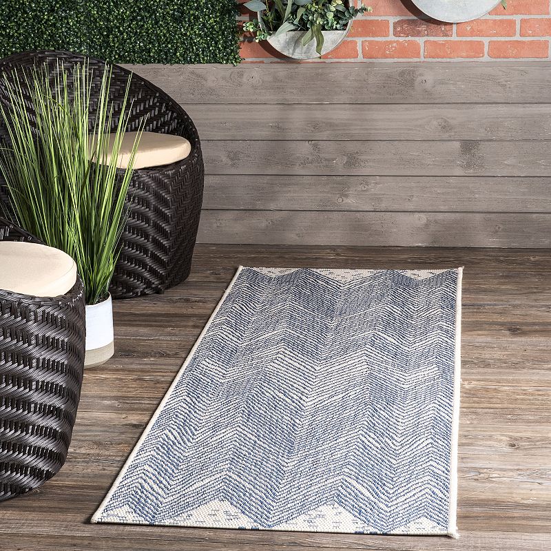 nuLOOM Wavy Chevron Indoor/Outdoor Rug