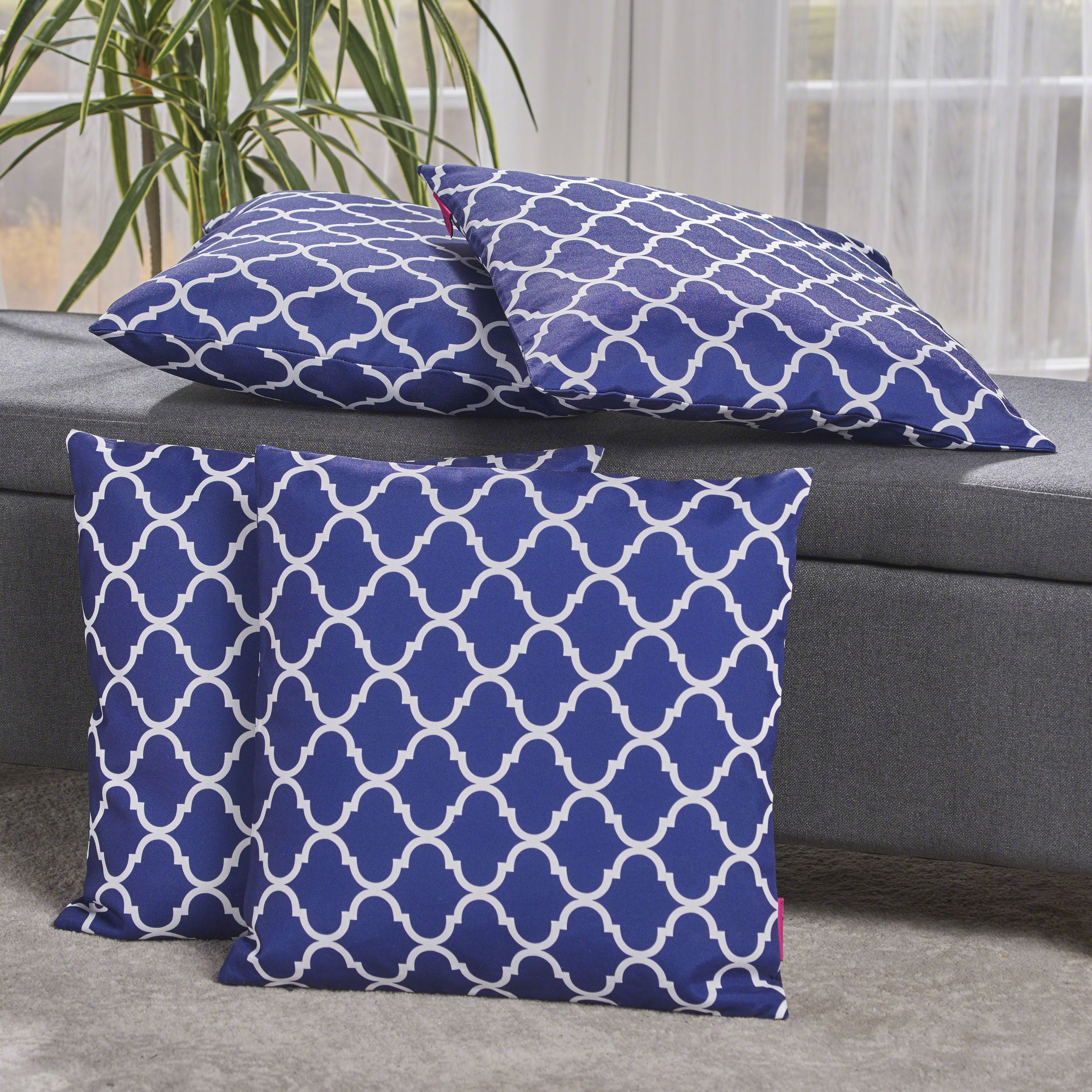 Amberlynn Modern Quatrefoil Pattern Fabric Accent Throw Pillow (Set of 4)