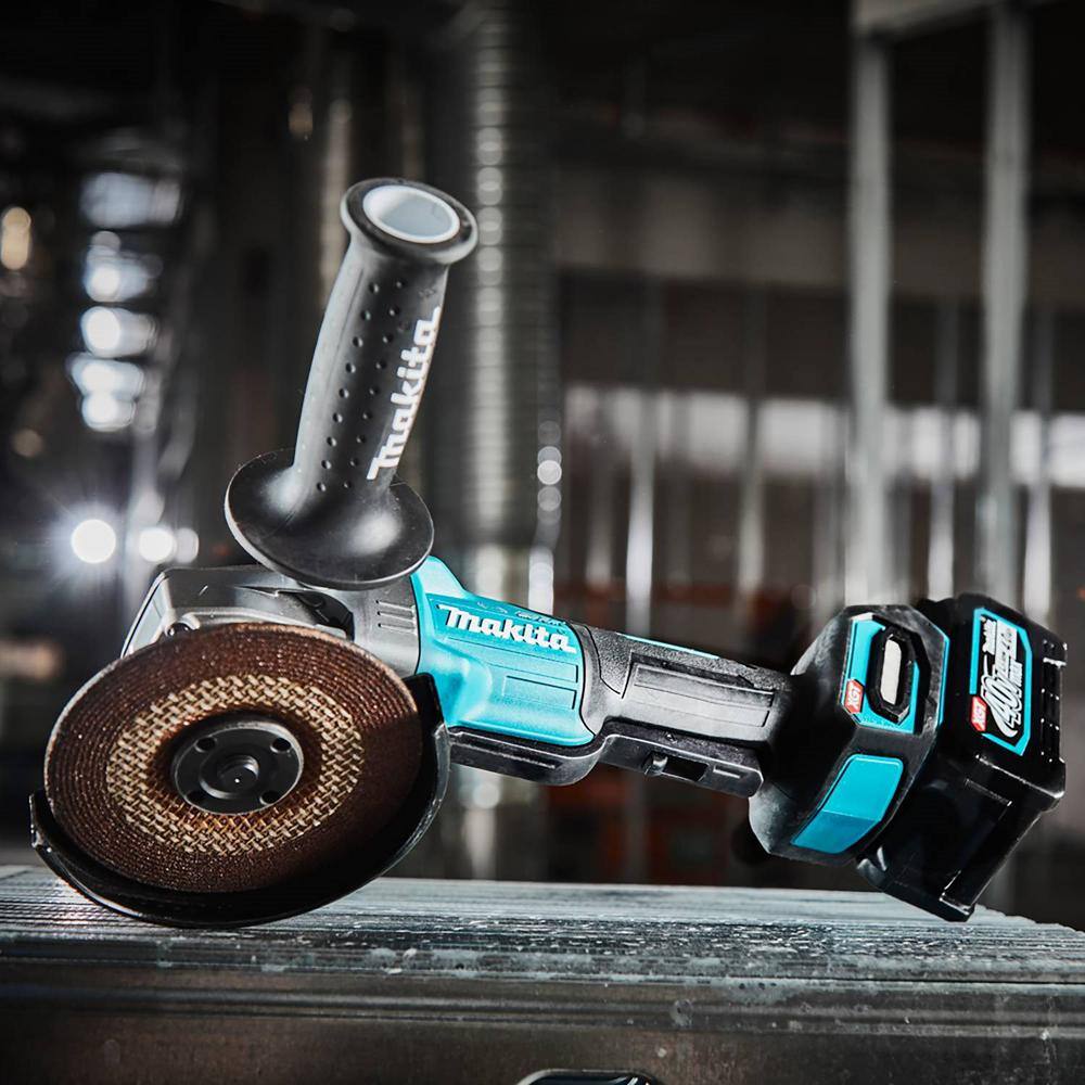 Makita 40V Max XGT Brushless Cordless 4-125 in. Paddle Switch Angle Grinder Kit with Electric Brake (4.0Ah) GAG03M1