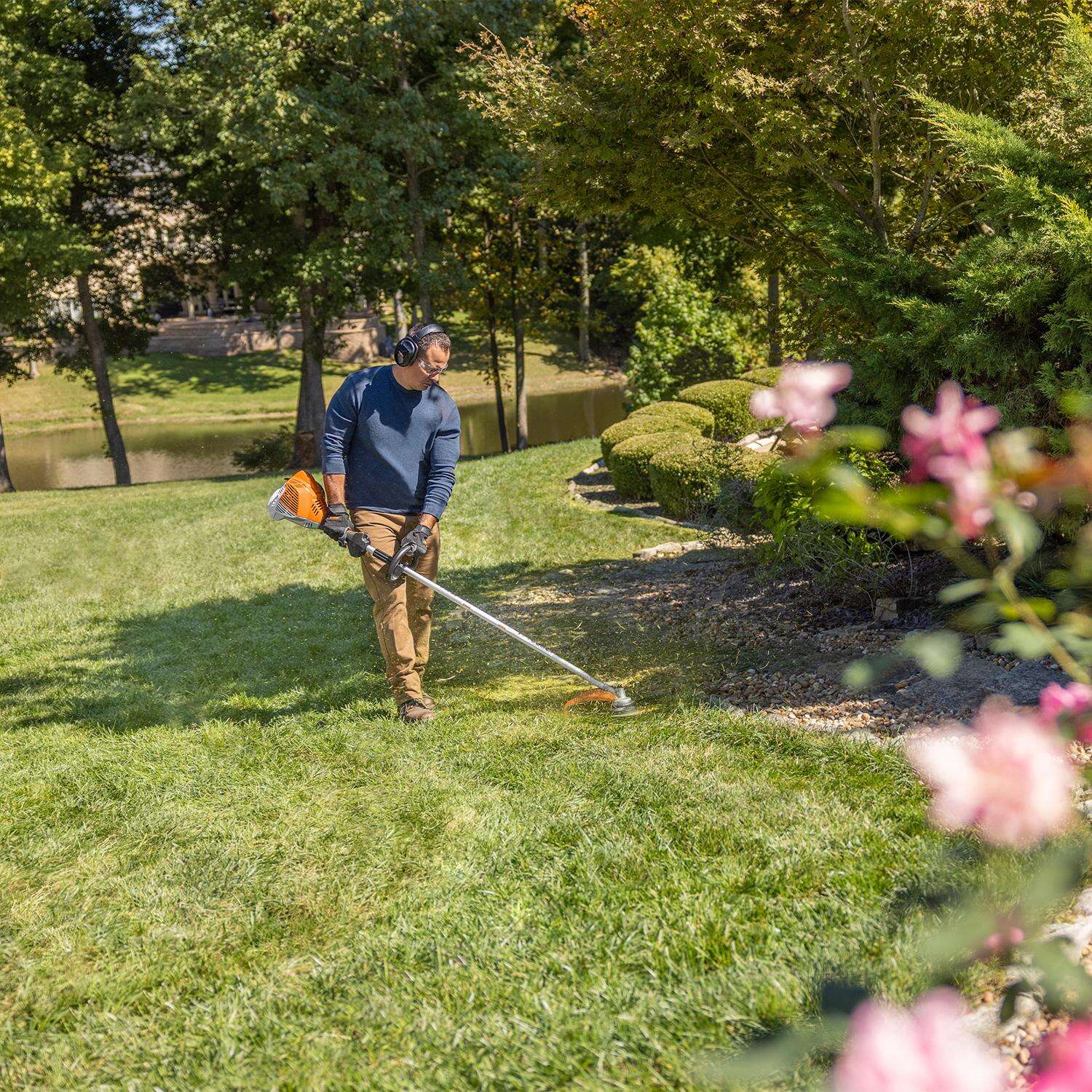 STIHL Gas Grass Trimmer Brushcutter FS 70 R 16.5in， Tool Only