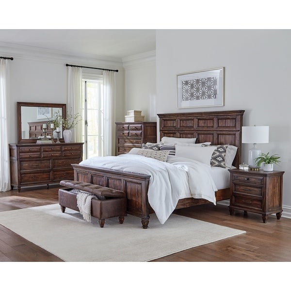 Serra Brown 4-piece Bedroom Set with 2 Nightstands and Chest - - 35083391