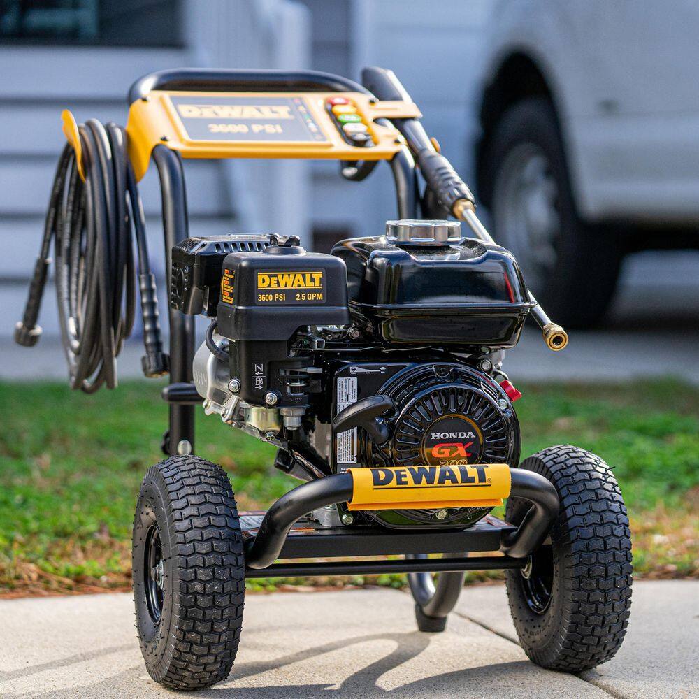 DW DW 3600 PSI 2.5 GPM Gas Cold Water Professional Pressure Washer with HONDA GX200 Engine DXPW61299S