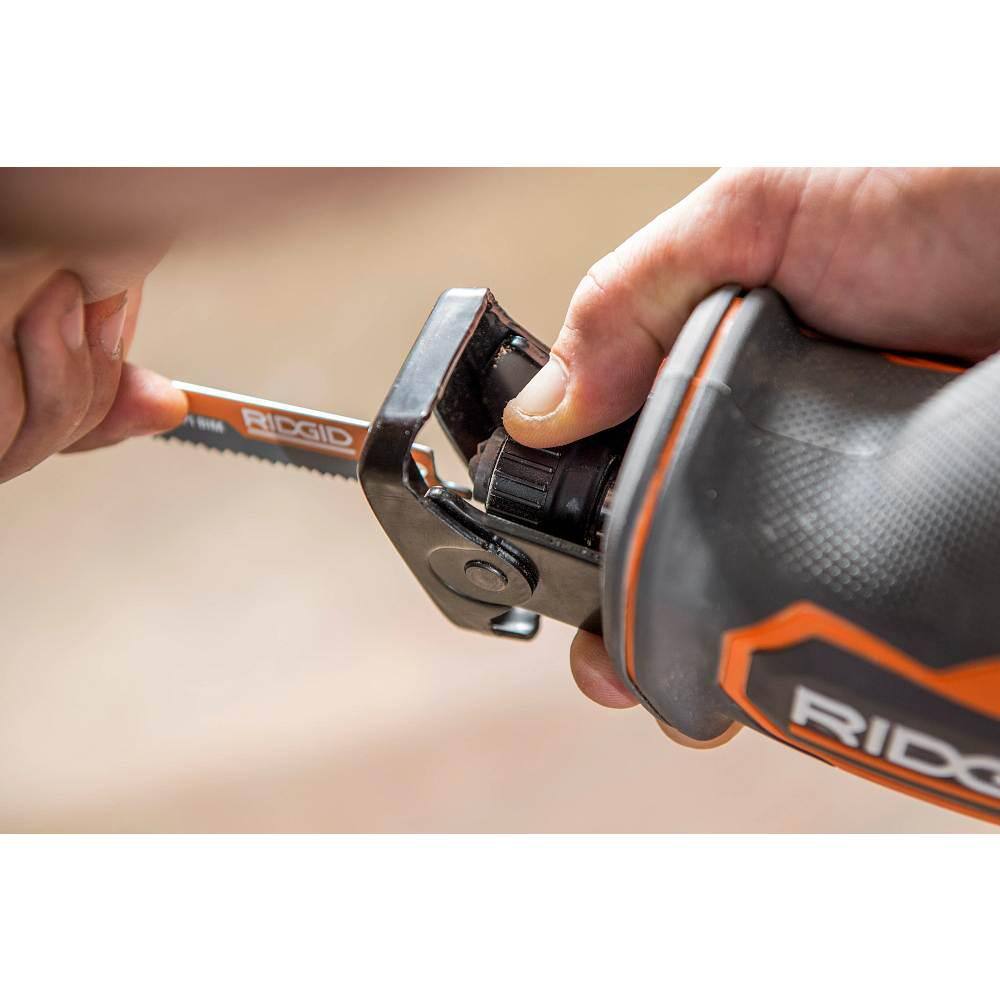 RIDGID 18V MAX Output 4.0 Ah 2.0 Ah Batteries and Charger with FREE 18V SubCompact Brushless One-Handed Reciprocating Saw AC8400240SB-R8648B