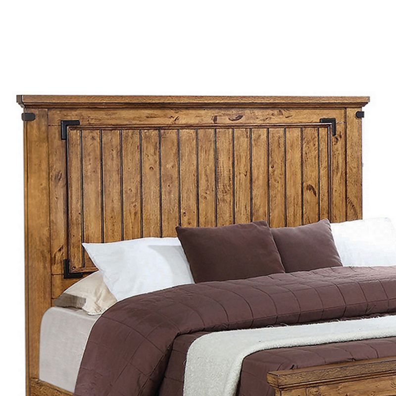 Cottage Style Queen Size Bed with Plank Detailing and Metal Accents， Brown