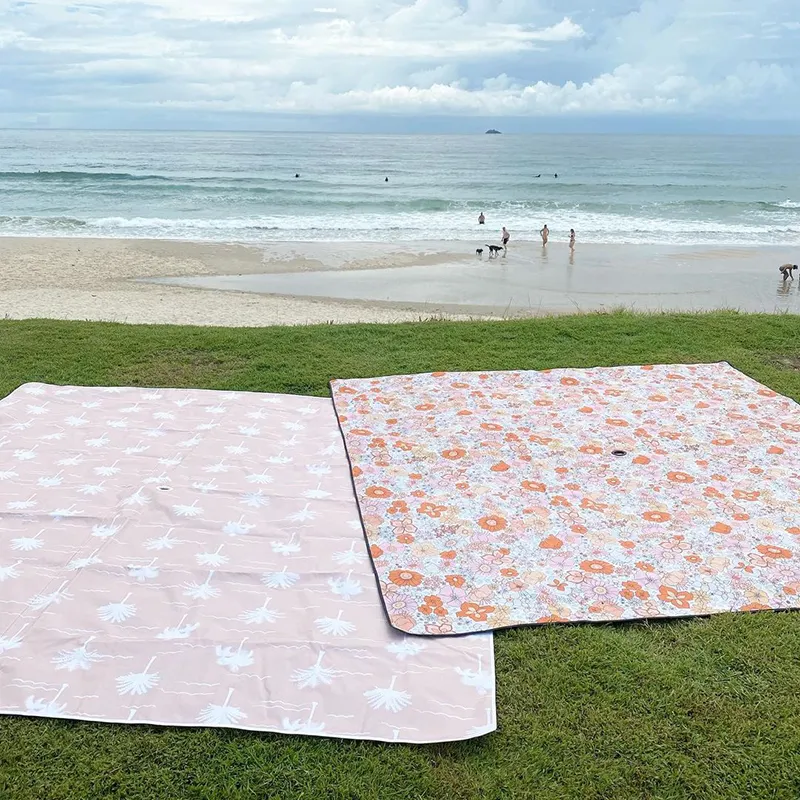 Wholesale sand proof canvas beach mat non slip pvc waterproof bottom blanket with center eyelet hole for umbrella