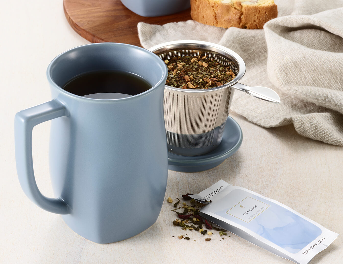 Blue Tea Infuser Cup with Tea Stone – Ceramic Tea Mug with Innovative Steeping Stone