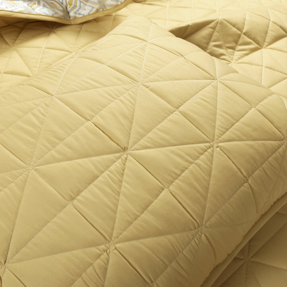 Lush Decor Mid Century Modern Geo Reversible 3 Piece Quilt Set
