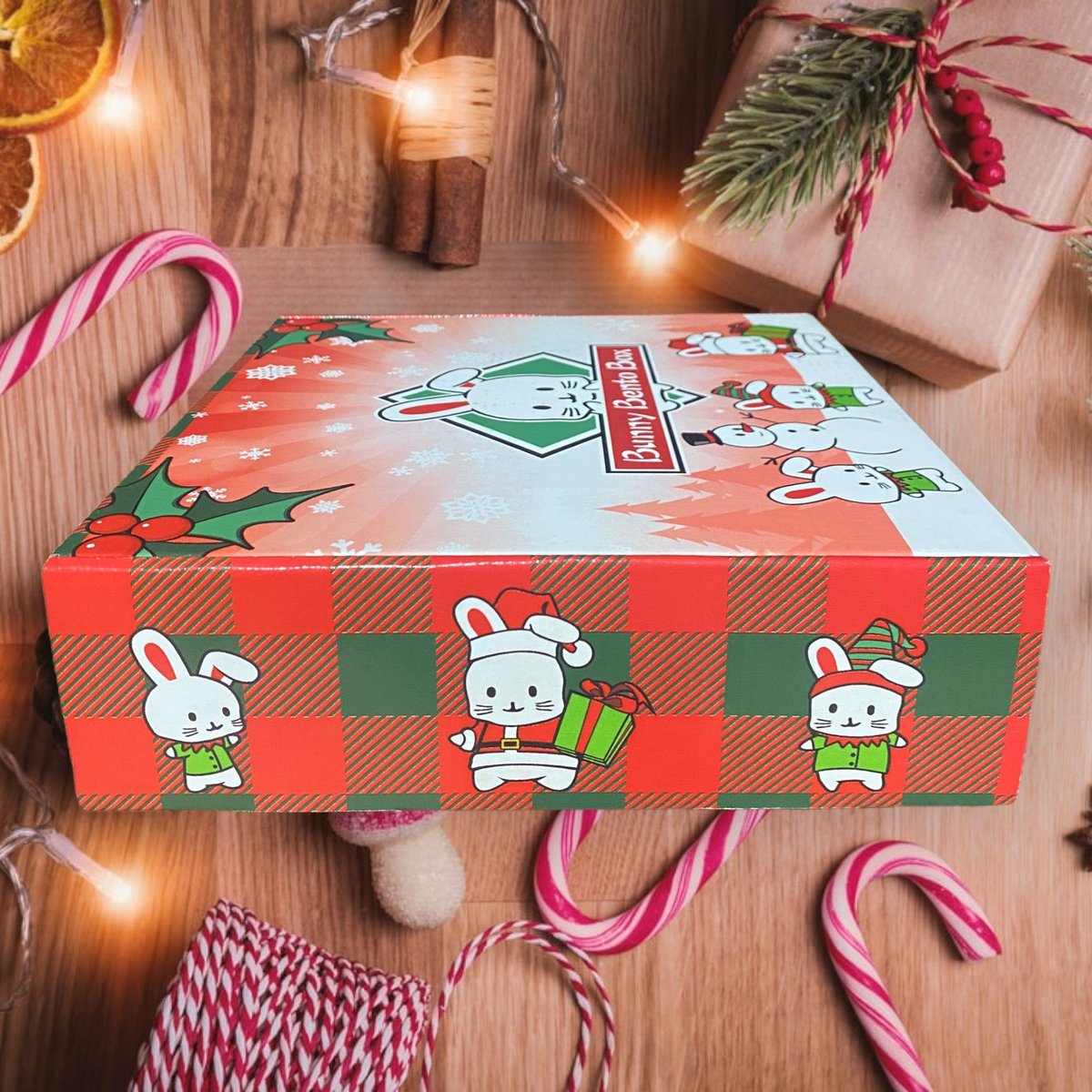 Sweet Meadow Farm Christmas Edition Bunny Bento Box Small Pet Treats， 10-oz box