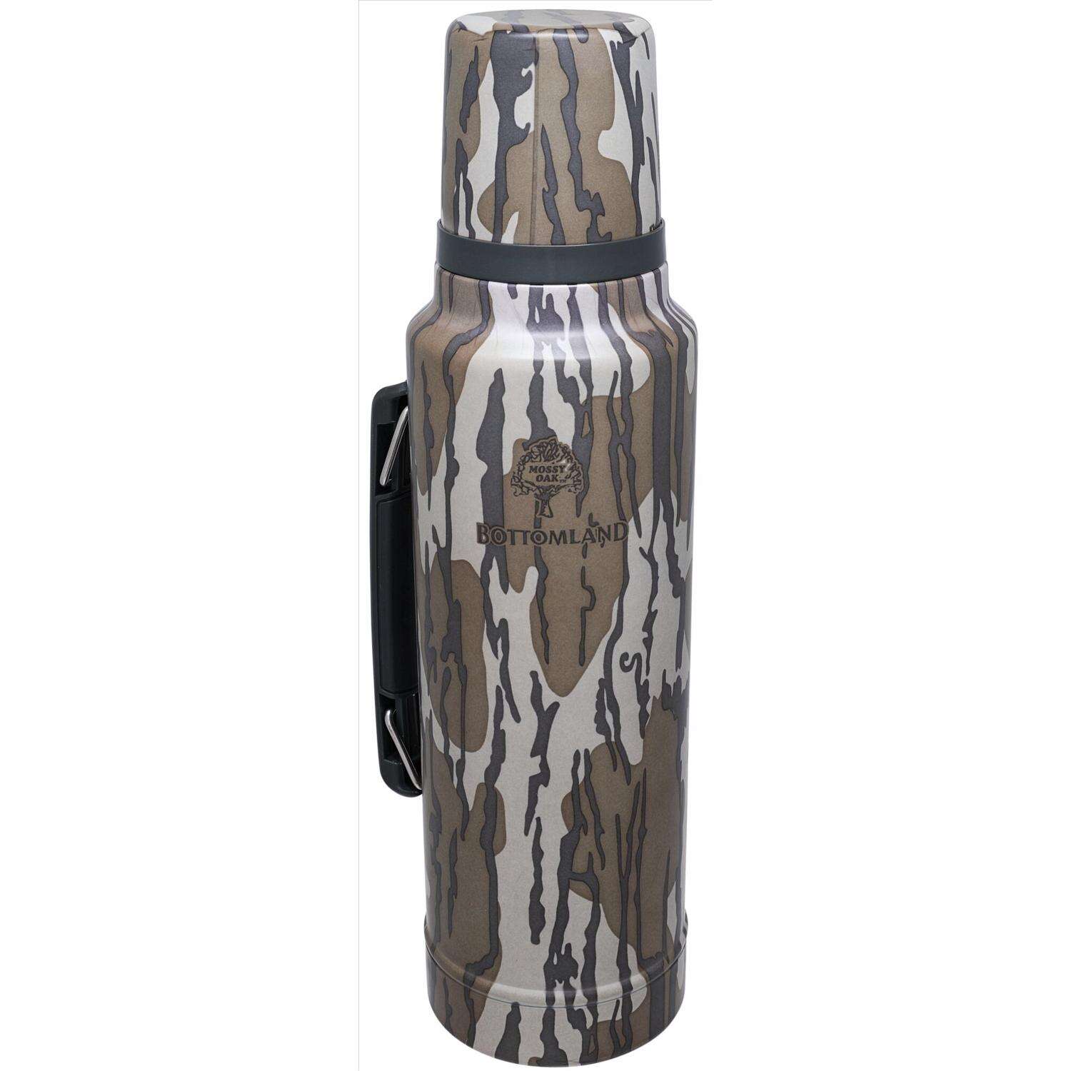 Stanley Legendary Classic 1.5 qt Mossy Oak Bottomlands BPA Free Insulated Bottle