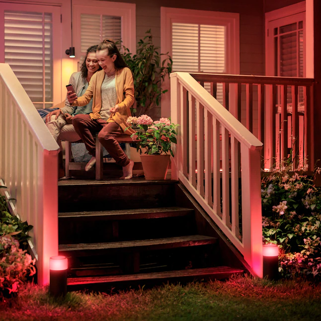 Philips Hue Calla White and Color Ambiance Outdoor Smart Pathway light extension (Hue Hub and Base Kit)， 1 Hue White and Color Pathway light + mounting kit， Works with Alexa， HomeKit and Google Assistant