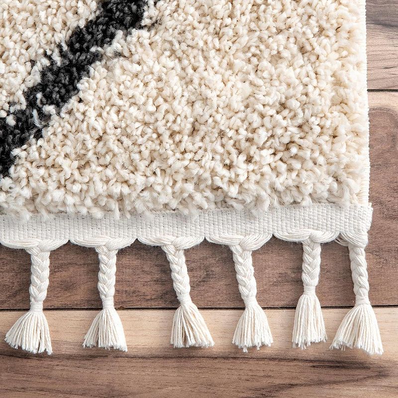 nuLOOM Michelle Diamond Trellis Tassel Rug