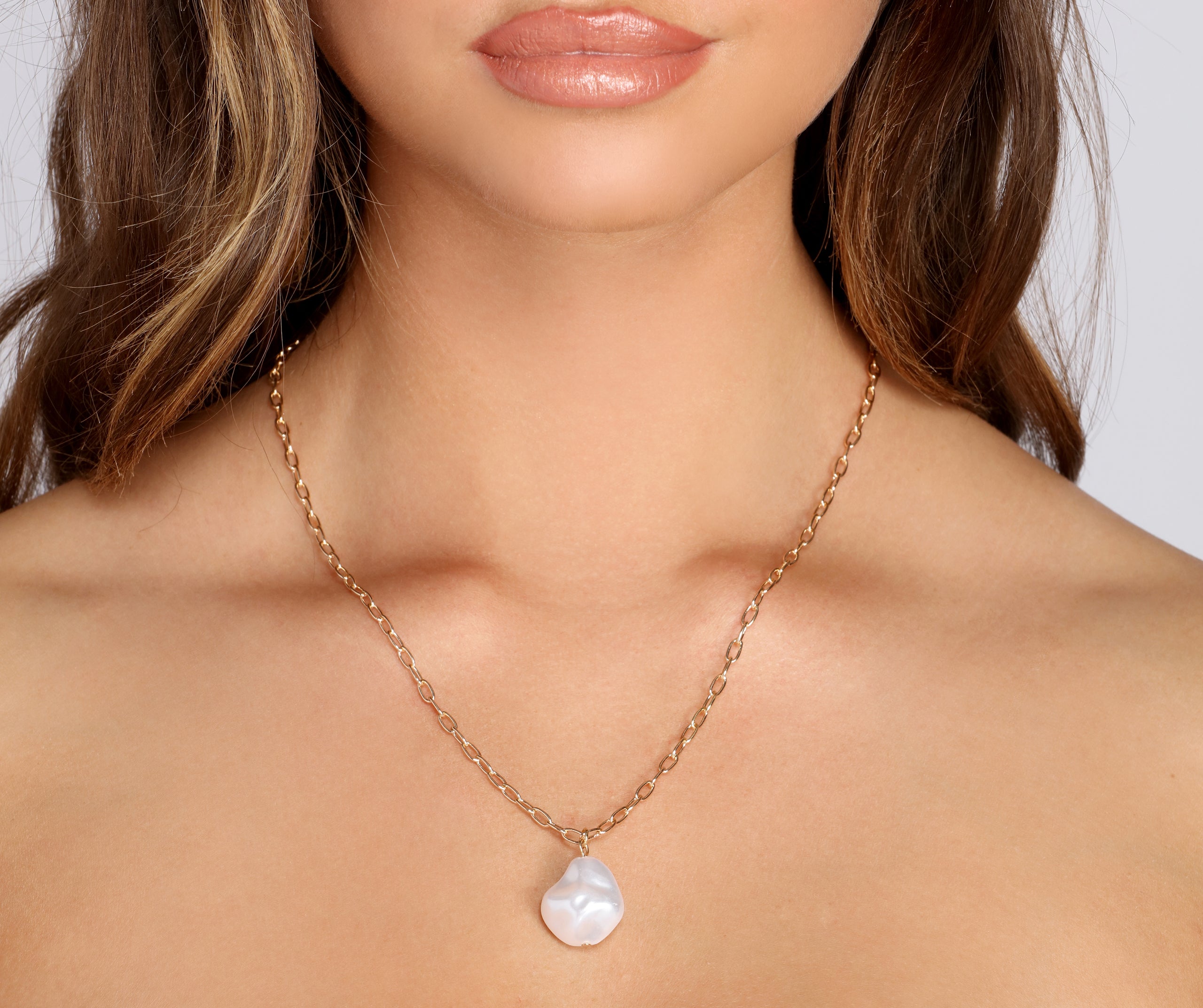 Pearl Pendant Chain Link Necklace