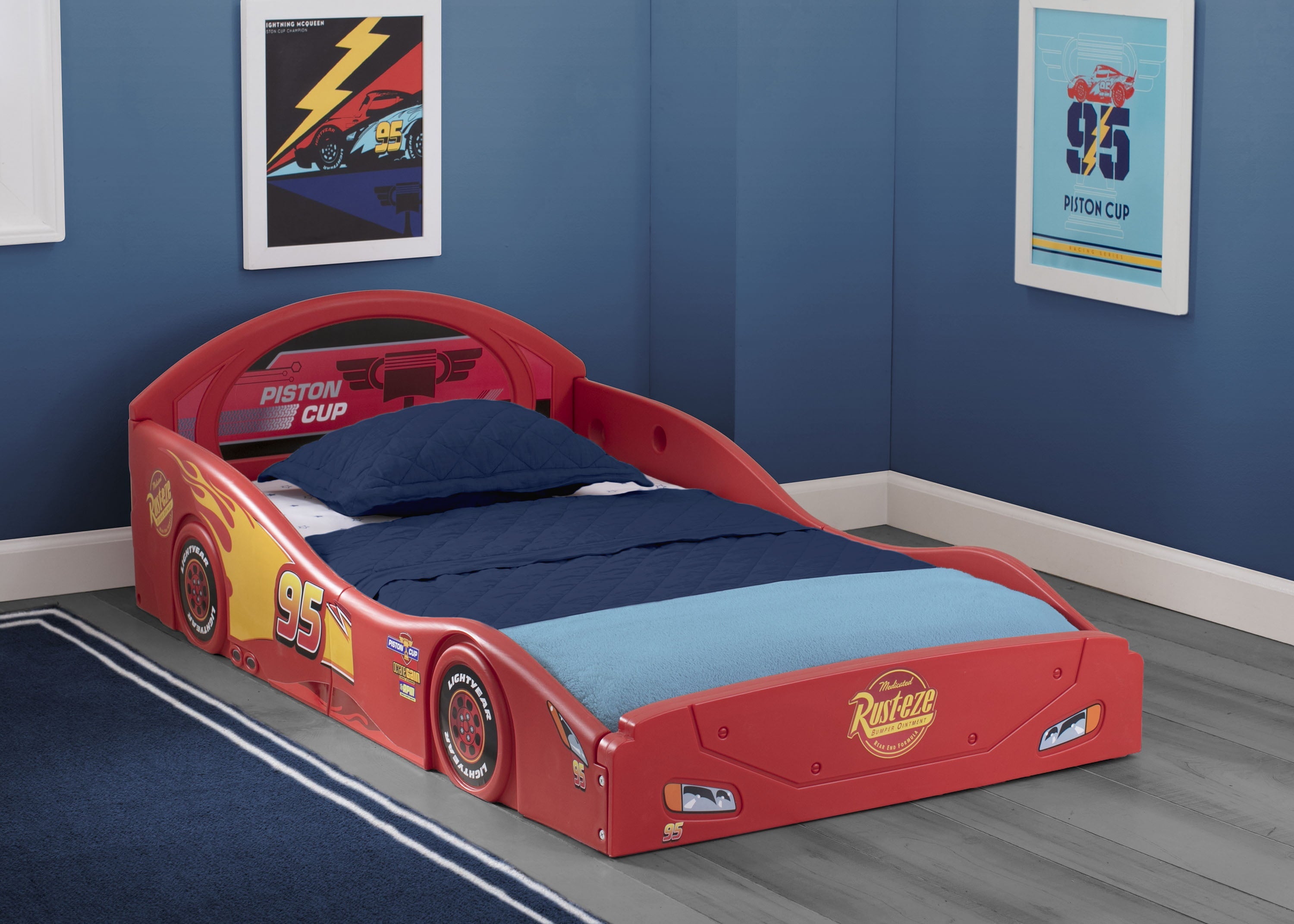 Disney Pixar Cars Lightning McQueen Plastic Sleep and Play Toddler Bed by Delta Children