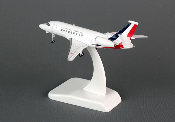 Hogan French Air Force Falcon 2000Lx 1/200  HG5842