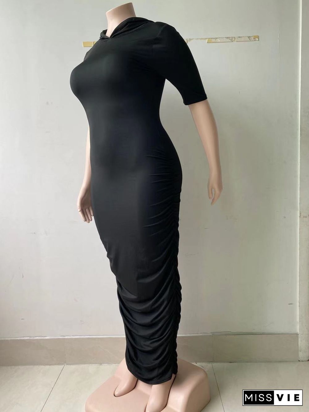 Plus Size Solid Short Sleeve Hooded Pleated Maxi Dress