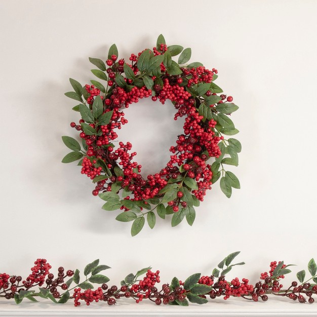 Unlit Large And Small Berries With Leaves Christmas Garland