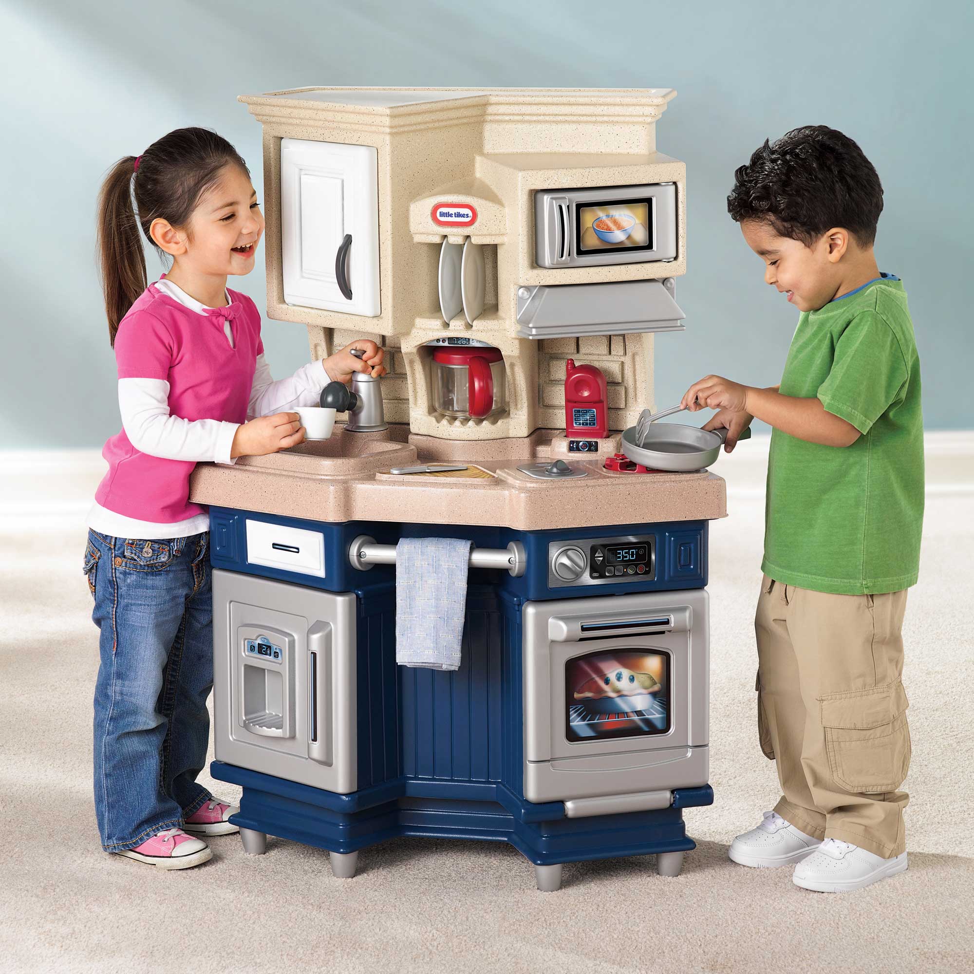 Little Tikes Super Chef 13-Piece Pretend Play Kitchen Toys Playset