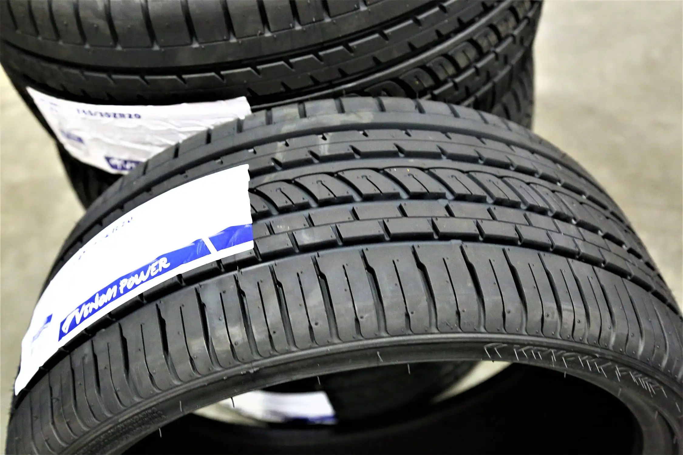 Venom Power Ragnarok Z 245/30ZR20 245/30R20 90W XL High Performance Tire