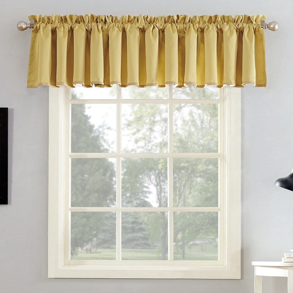 Porch   Den Inez Room Darkening Window Valance   54 x 18