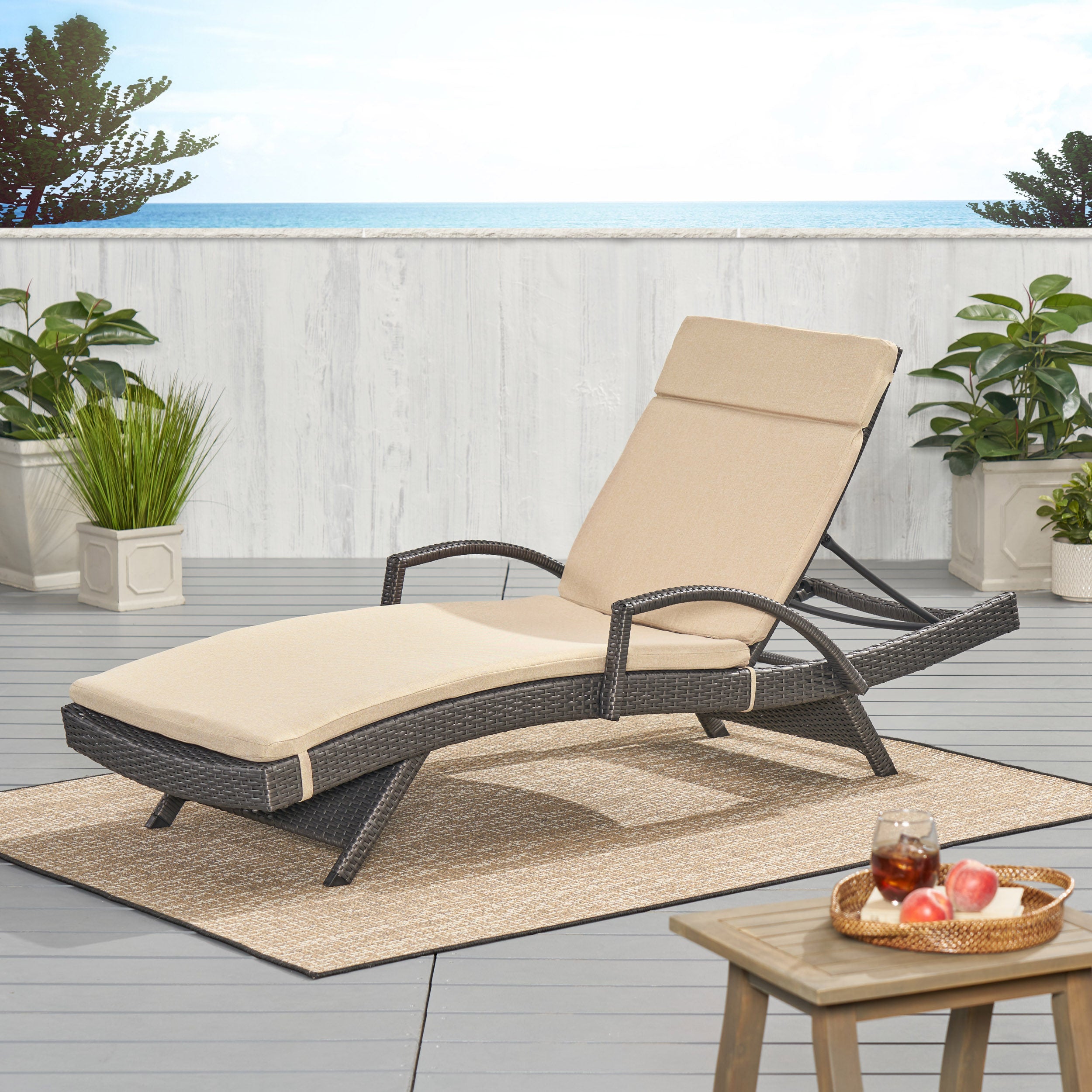 Anthony Outdoor Chaise Lounge Cushion， Textured Beige