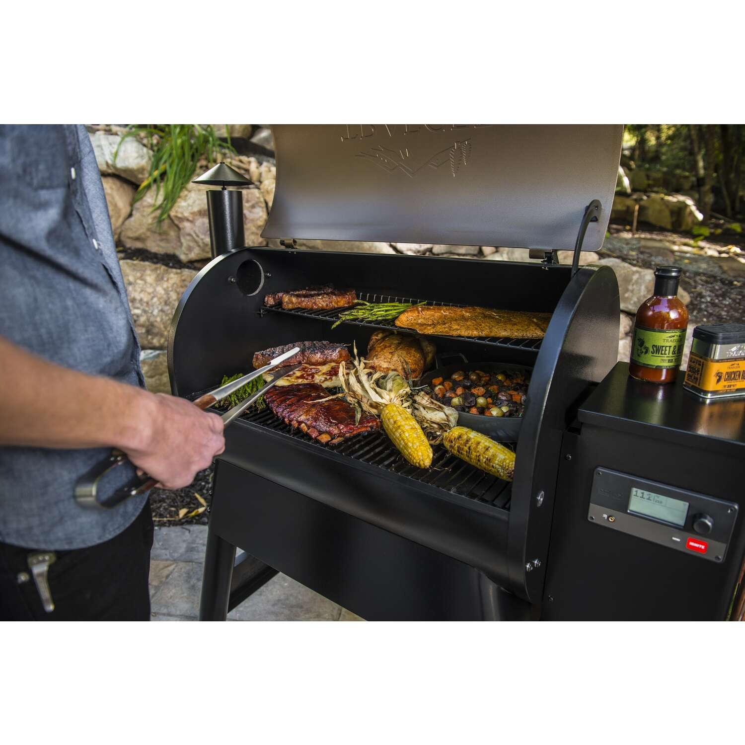 Bronze Traeger Pro 780 WiFi Wood Pellet Grill