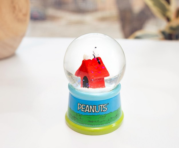 Silver Buffalo Peanuts Snoopy Doghouse Light up Snow Globe 6 Inches Tall