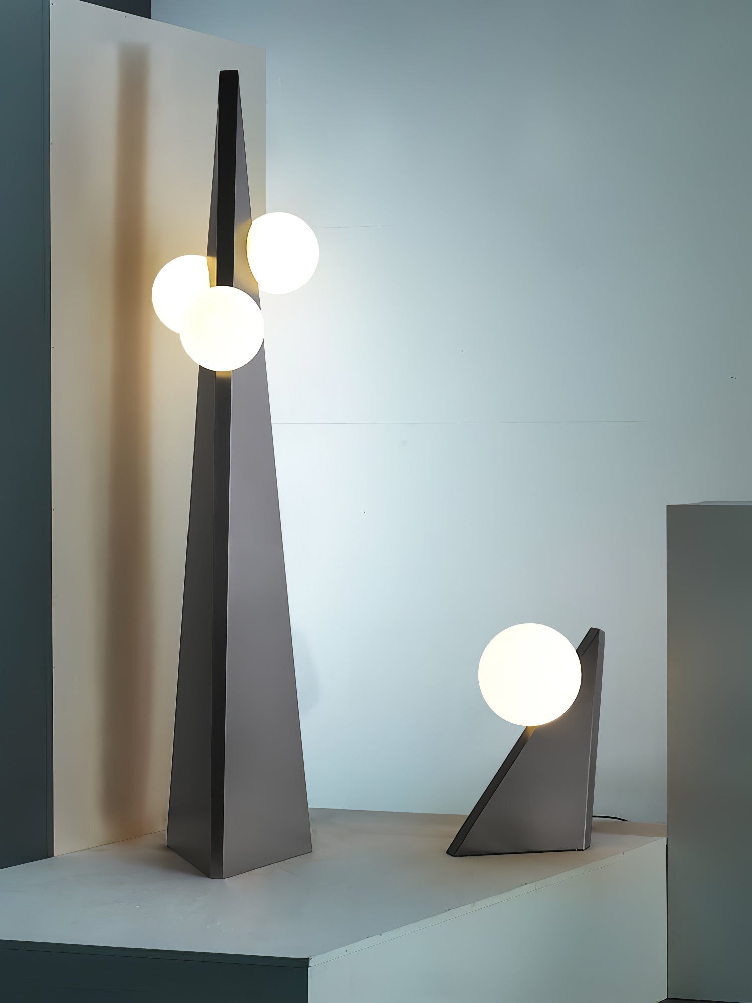 Noir Roy Floor Lamp