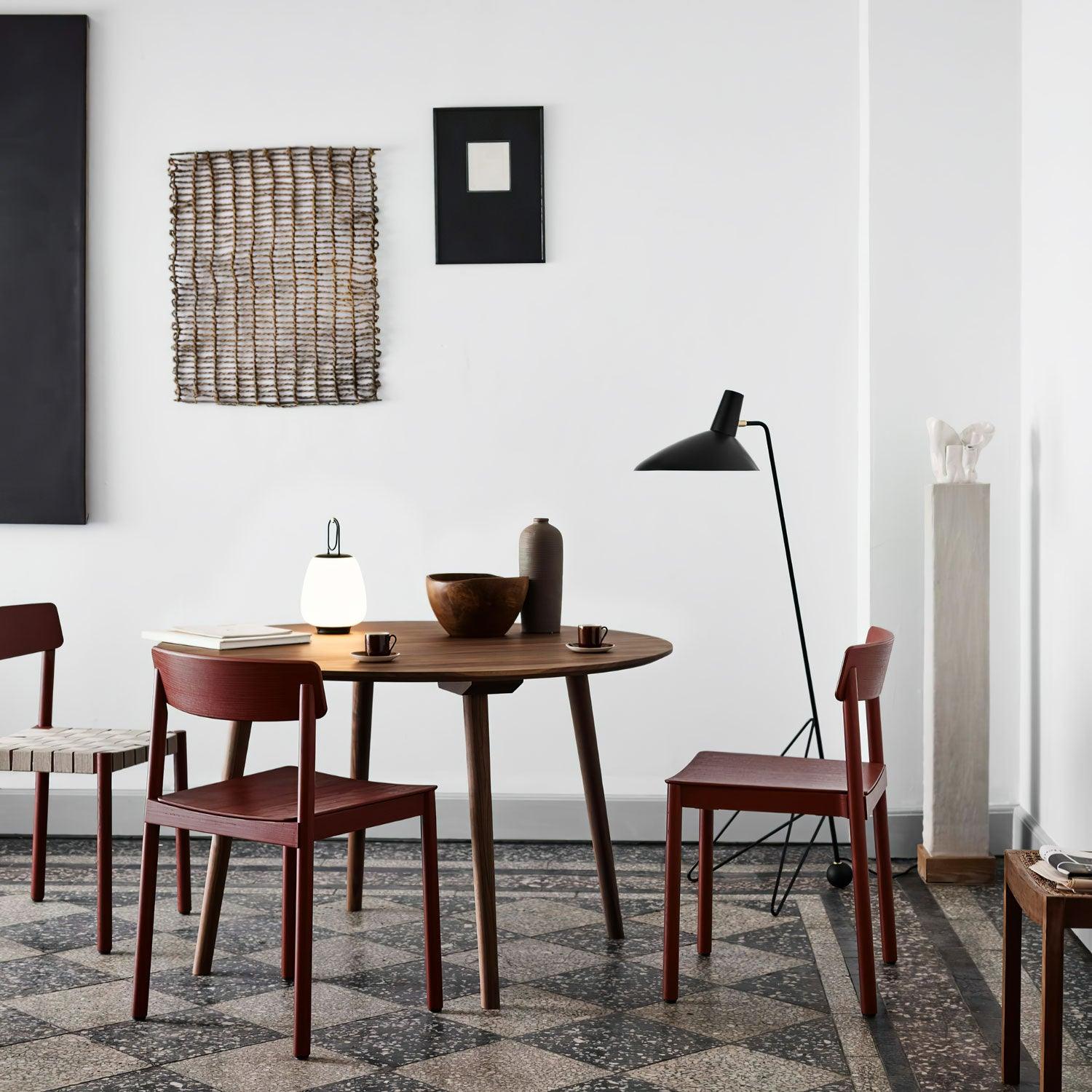 Svelte Noir Floor Lamp