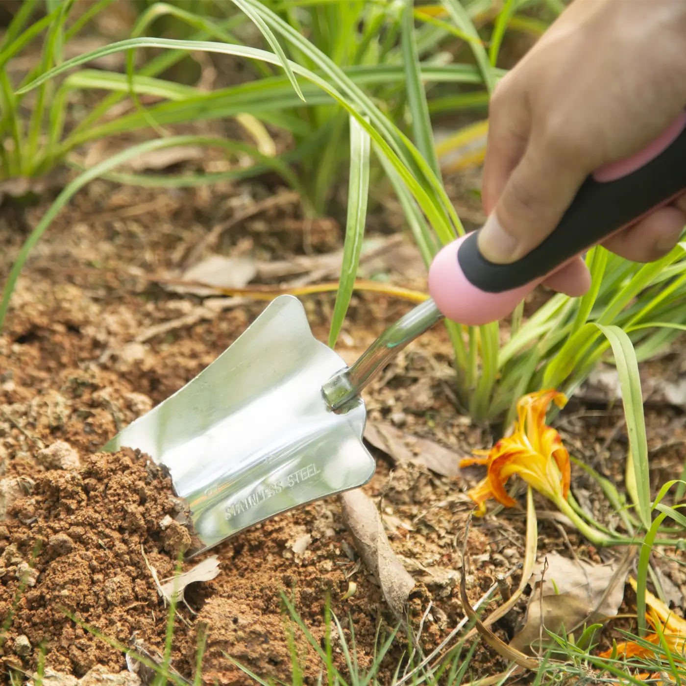 Wholesales Ladies Pink Gardening Hand Flower Tools Stainless Steel Garden Watering Can Set Mowing Gift Weeding Pruning Scissors