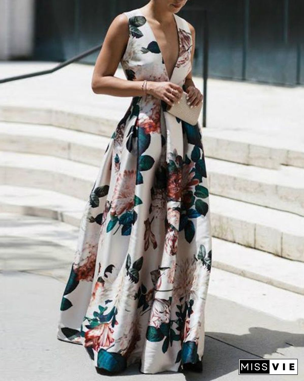 Stylish Floral Print Deep V Sleeveless Maxi Dress