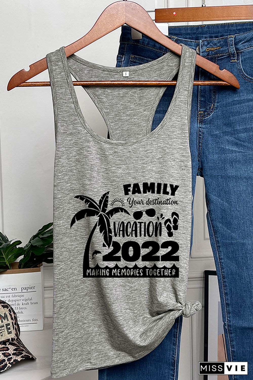 Family Vacation 2022 Graphic Tank Top Wholesale