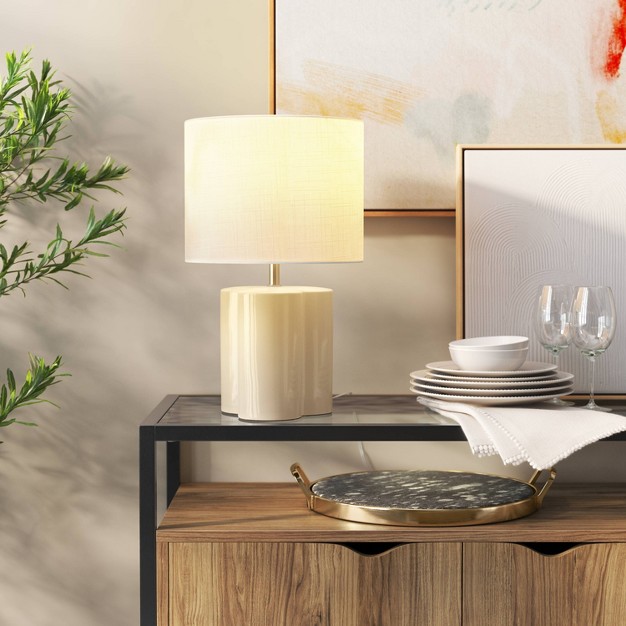 Modern Clover Table Lamp Cream