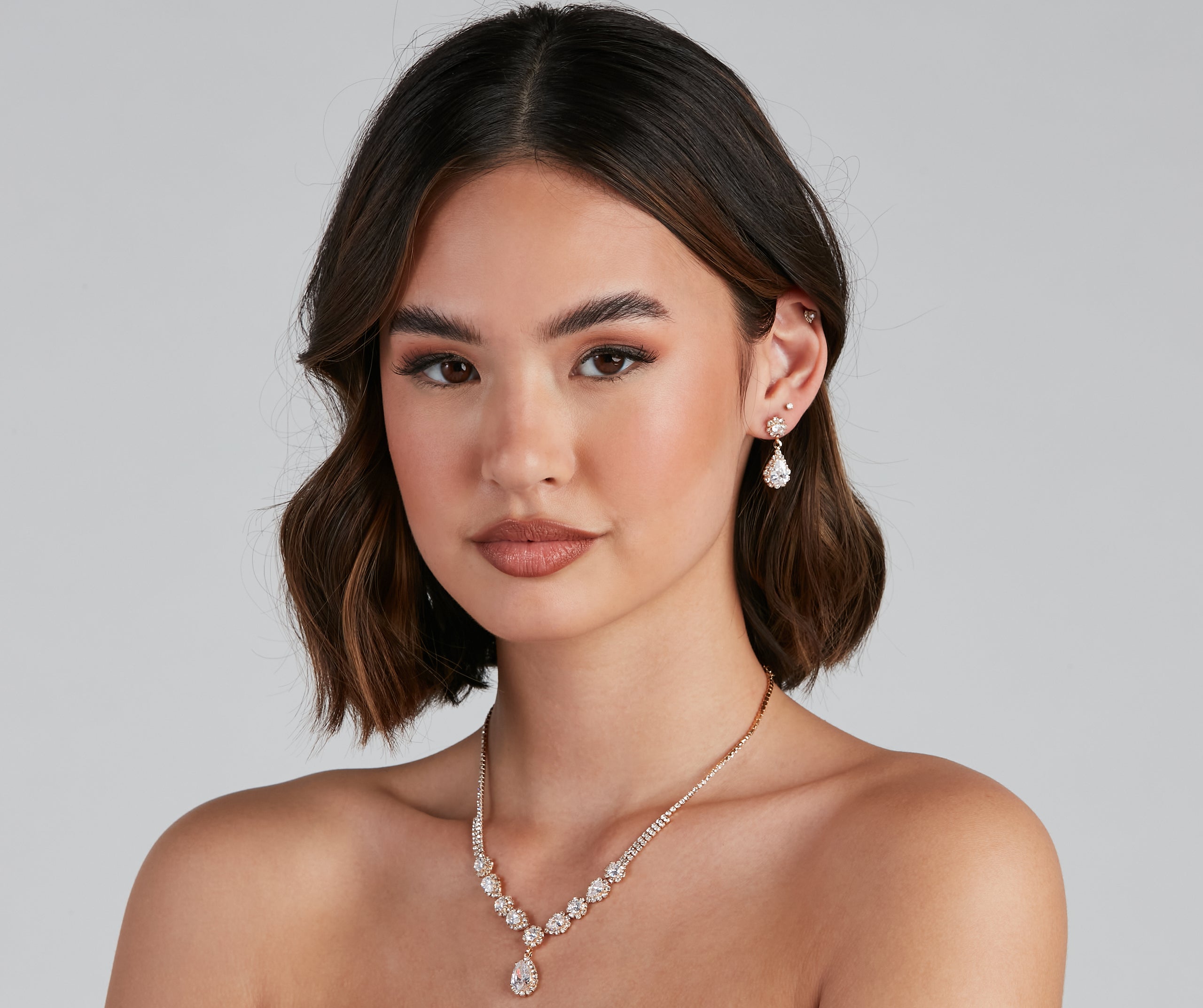 Endless Glam Rhinestone Collar And Earrings Set