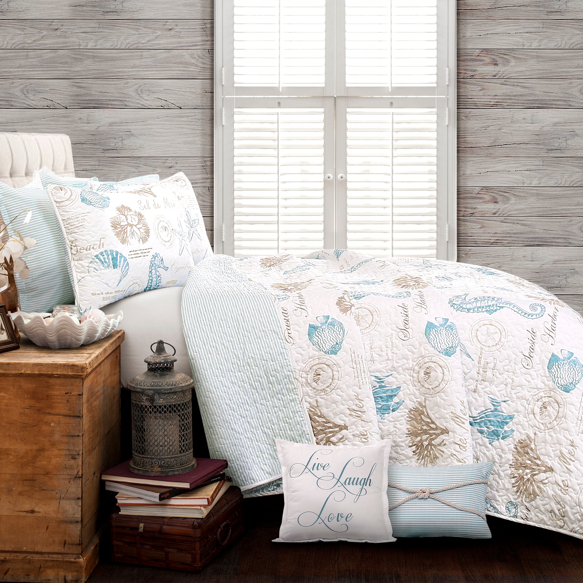 Harbor Life Reversible Quilt Set