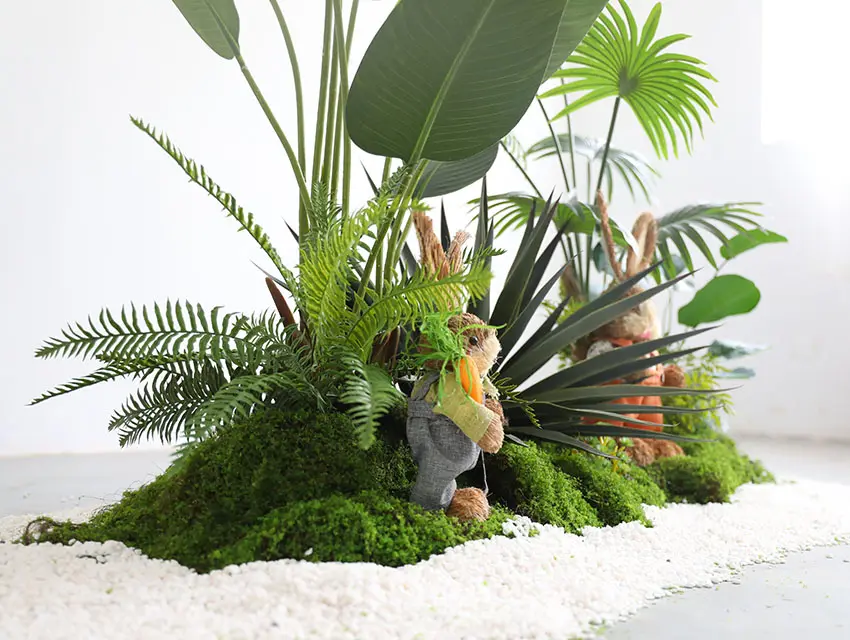 Traveler banana palm anchovy yucca apple leaf Persian fern PE ball white silk turf dark green straw rabbit artificial landscape