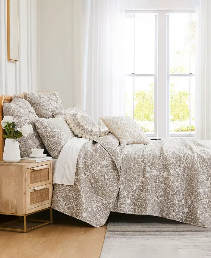 Southshore Fine Linens Ashanti Quilt Set