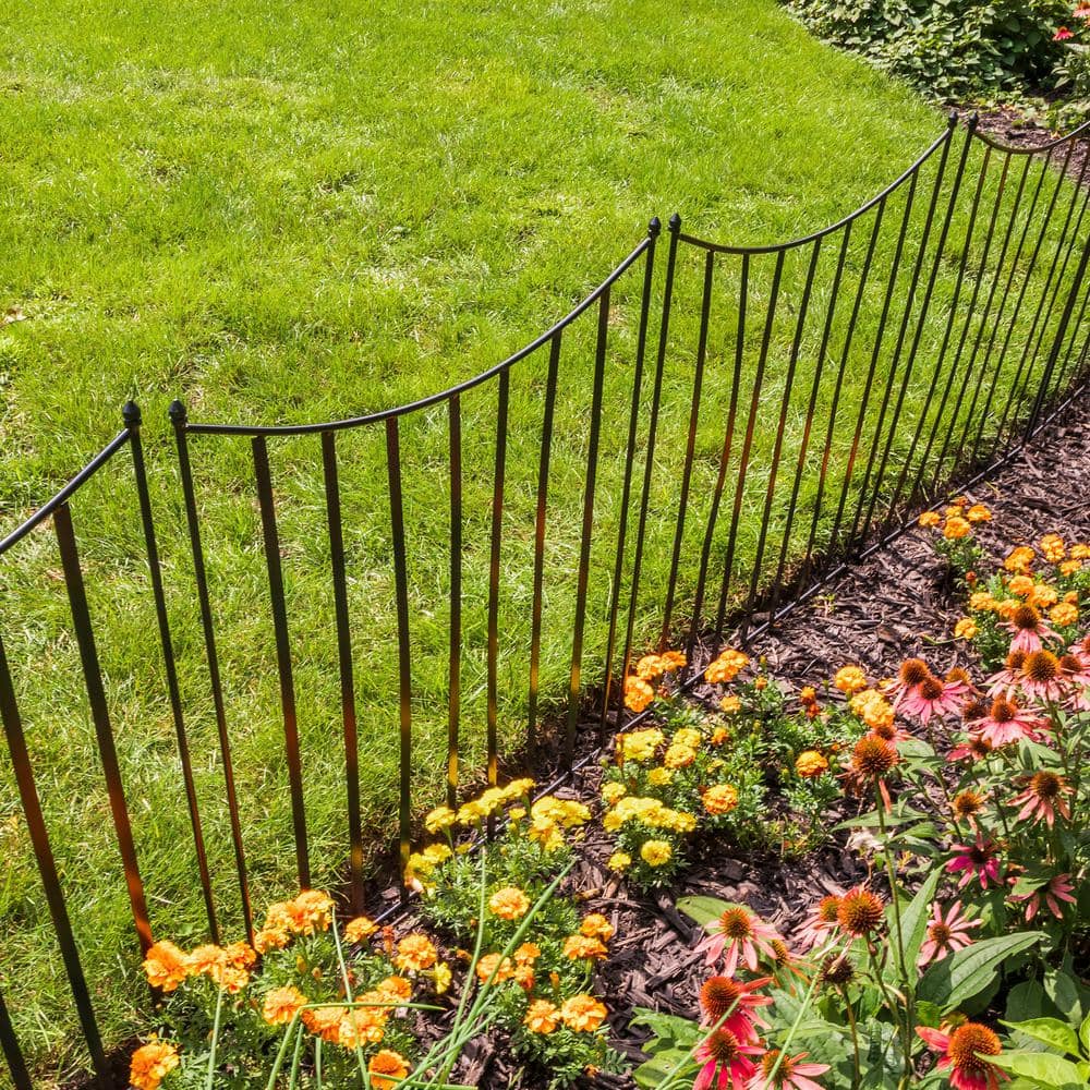 Gilbert  Bennett Canterbury 39 in. Steel Garden Fence FB102-A