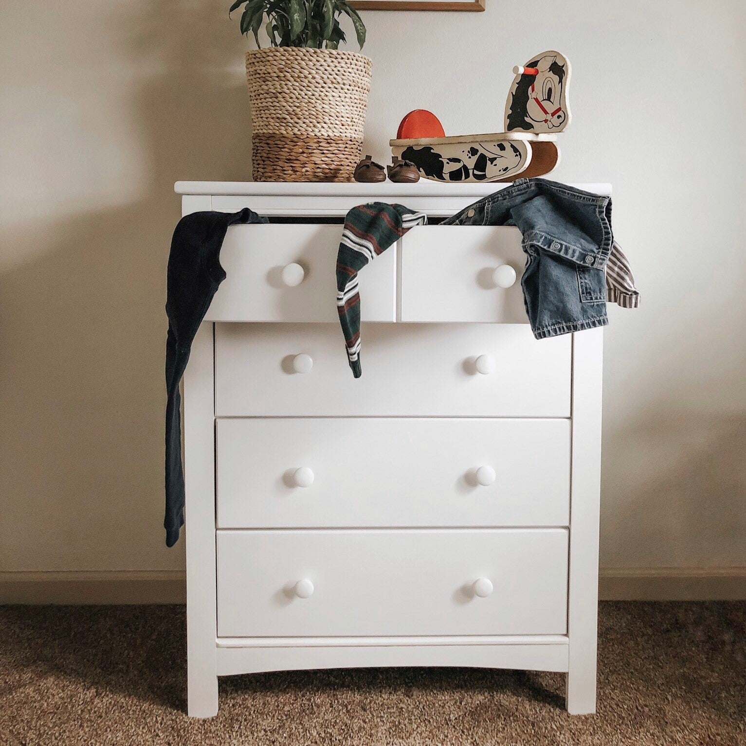 Graco Benton 4-Drawer Classic Vertical Dresser White Finish