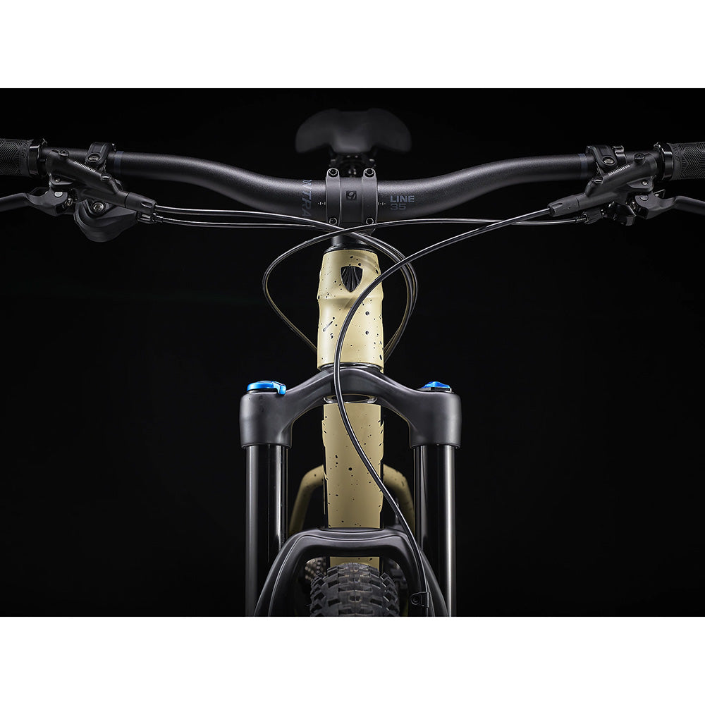 Trek Roscoe 9 Hardtail Mountain Bike 2023
