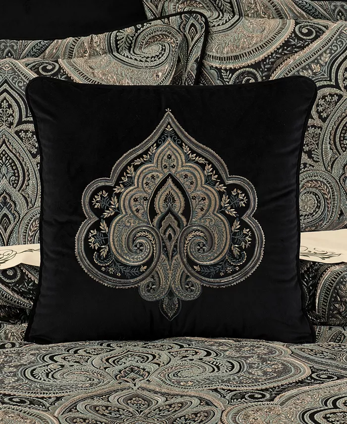 J Queen New York Vincenzo Square Decorative Pillow， 18