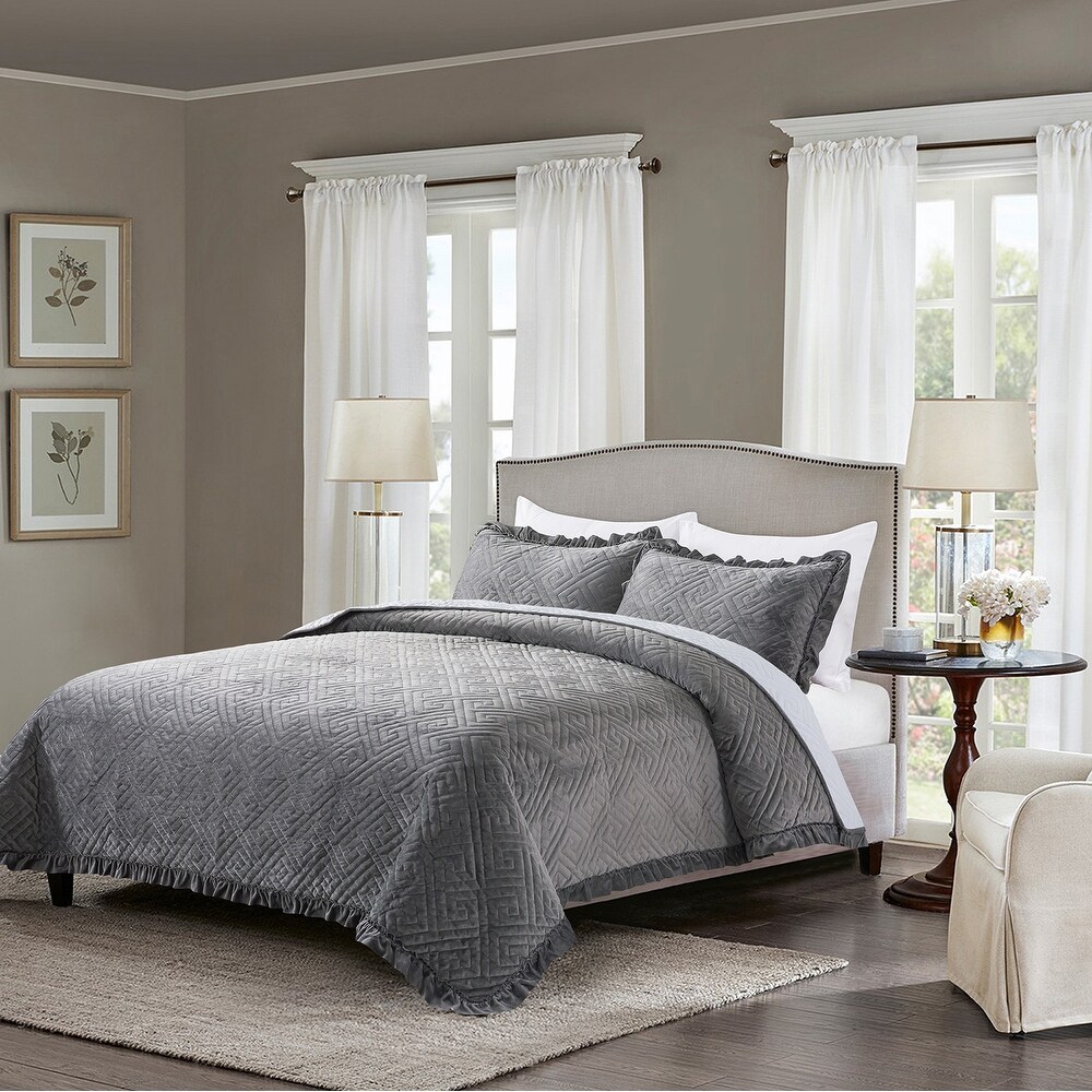 Lavish Plush Poly Velvet Quilt Set