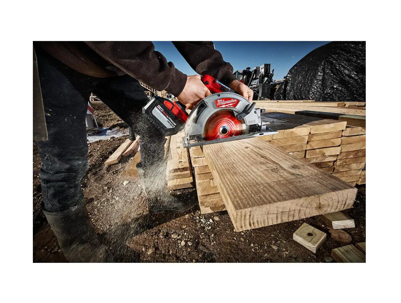 Milwaukee 2732-20-48-11-1850 M18 FUEL 18V 7-1/4 in. Lithium-Ion Brushless Cordless Circular Saw with M18 5.0 Ah Battery