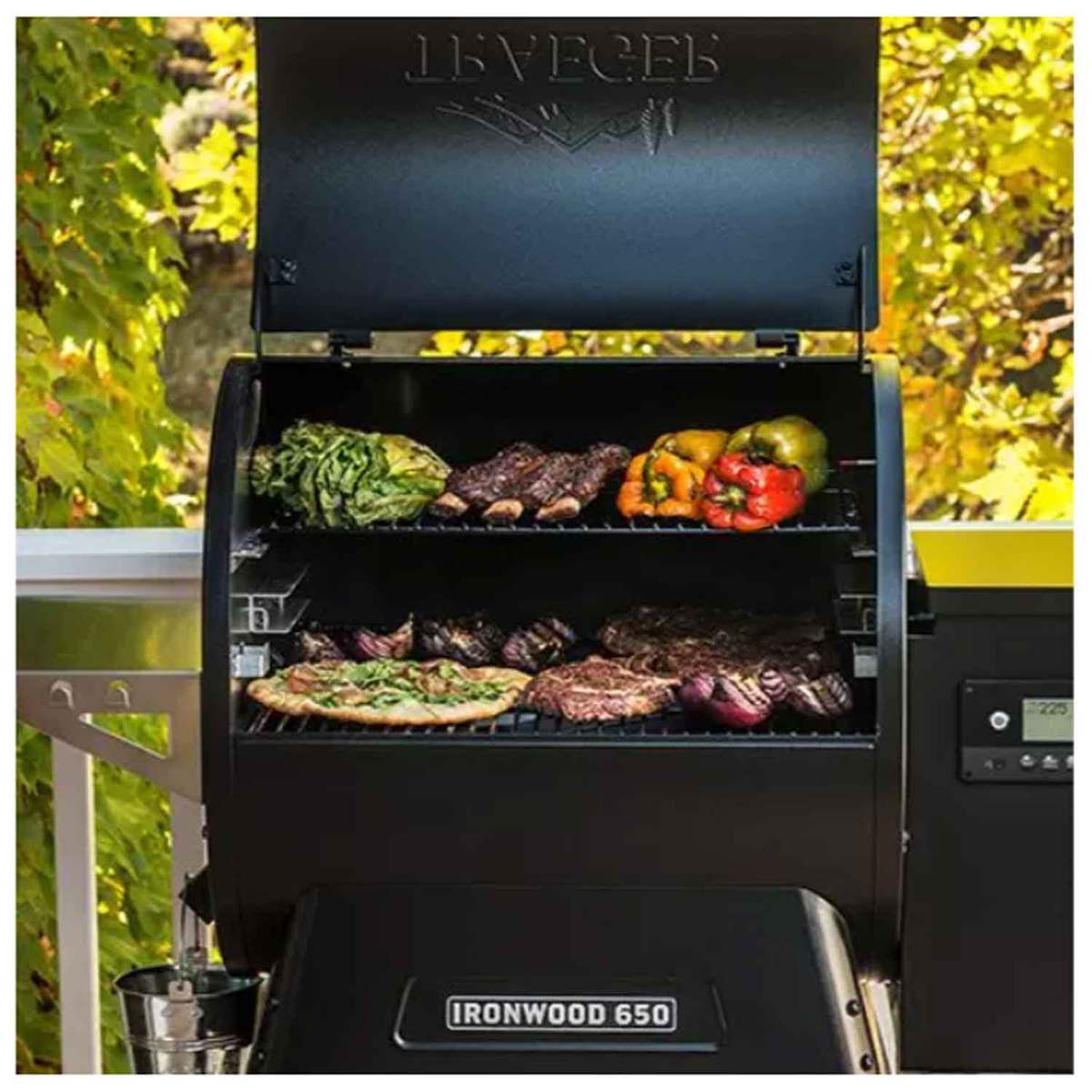 Traeger Ironwood 650 Pellet Grill  Black