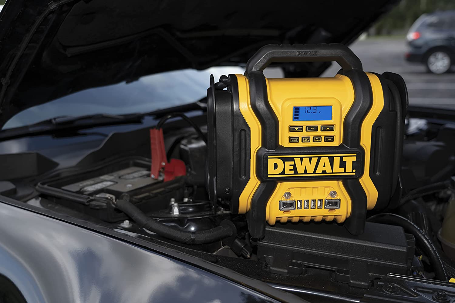 DEWALT DXAEPS14 1600 Automotive Jump Starter/Power Station with AC Power Inverter， Digital Compressor