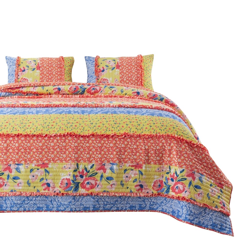 Lio 3 Piece Microfiber King Quilt Set  Bohemian Floral Pattern  Multicolor