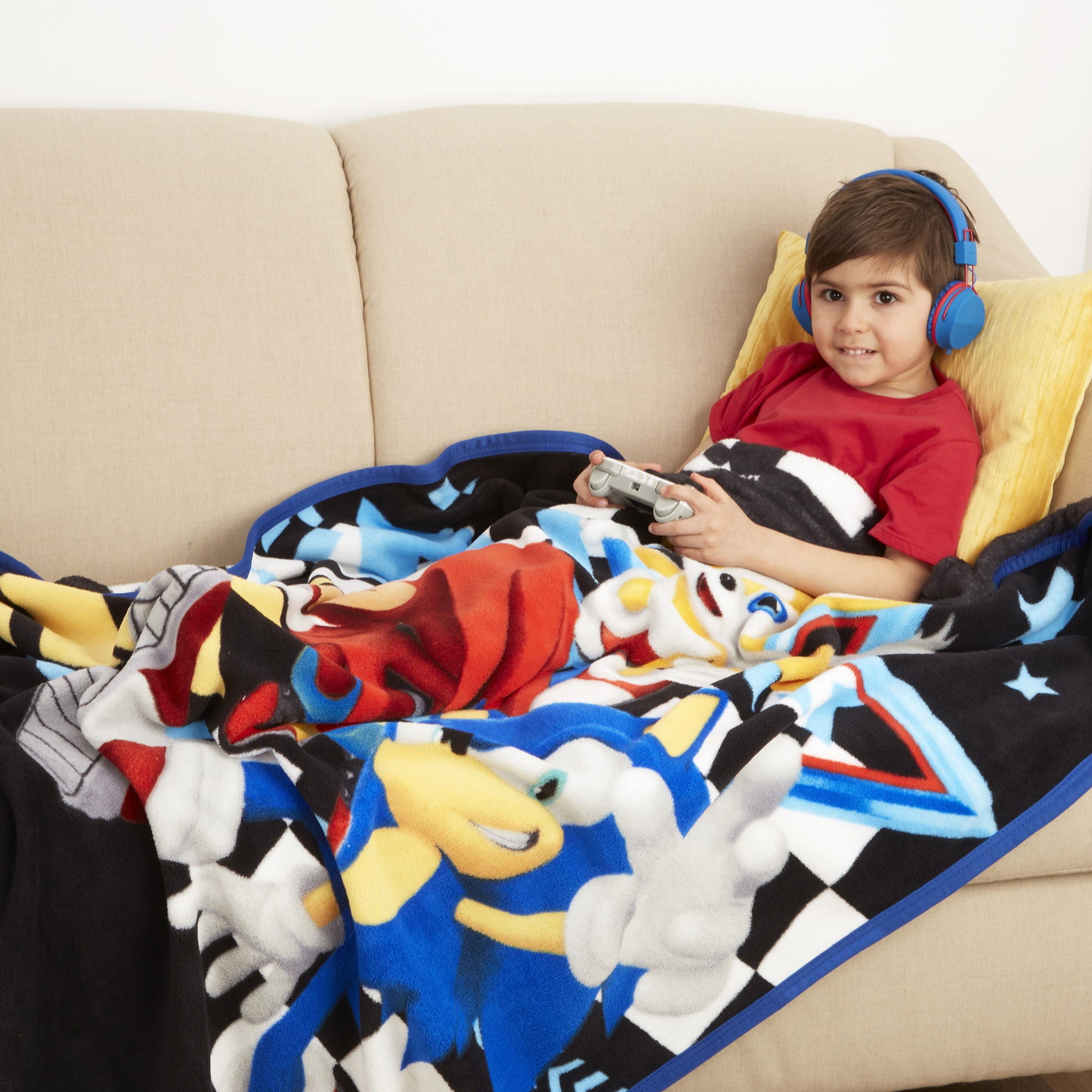 Sonic the Hedgehog Kids Fleece Throw Blanket， 46 x 60， Gaming Bedding， Black， Sega