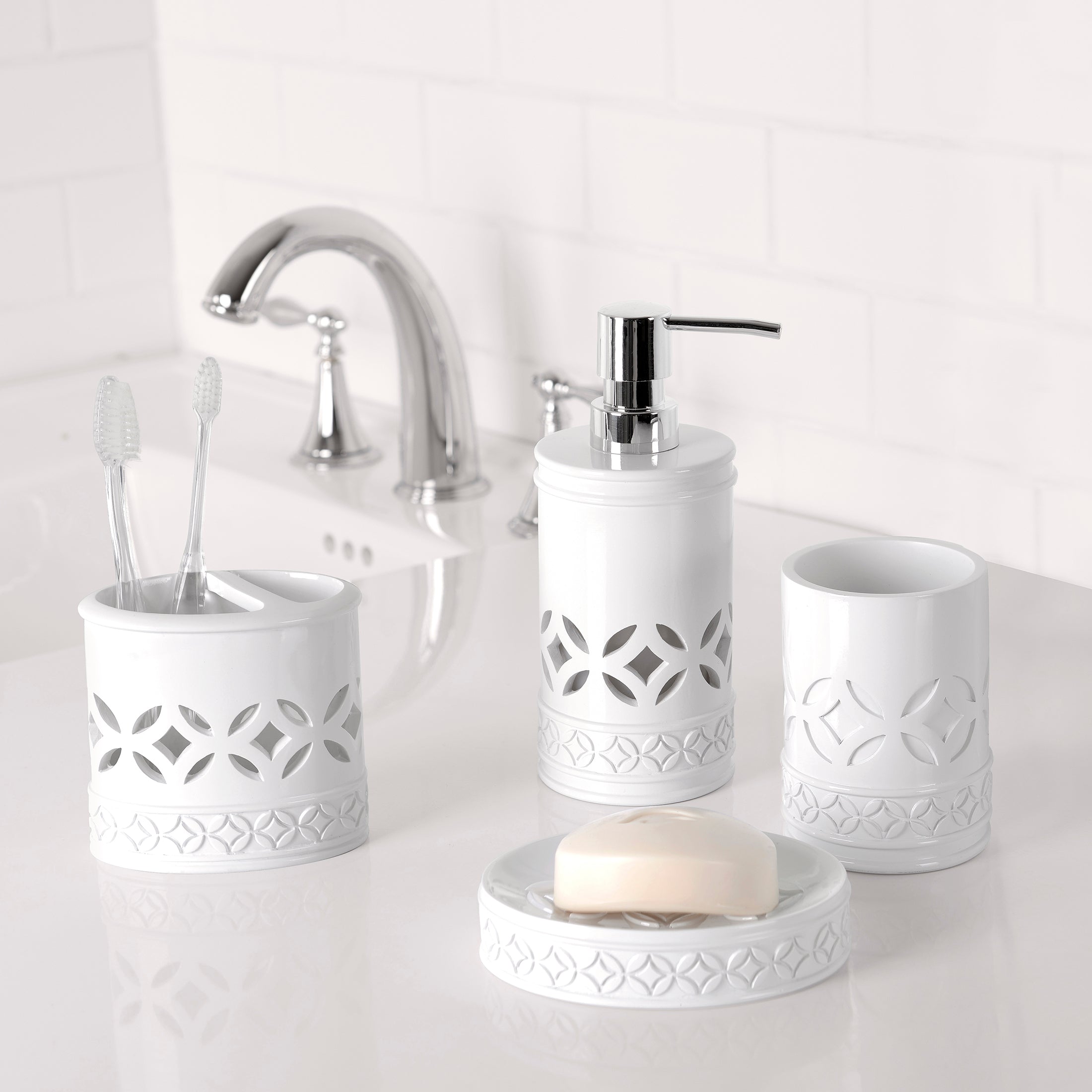 Allure Home Creations Cayden 4 Piece Embossed Resin Bath Accessories Set， White